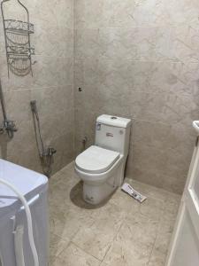 Ένα μπάνιο στο الجود للشقق المفروشة +23 φωτογραφίες