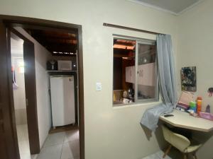 Nhà bếp/bếp nhỏ tại Micro casa de temporada na praia