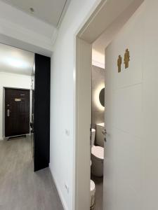 Koupelna v ubytování S&S Apartment 1 bedroom with balcony and garden free Parking at location 2 spaces