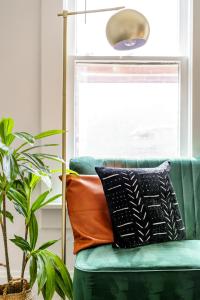 Posezení v ubytování Short North Convention Private Parking Pets!