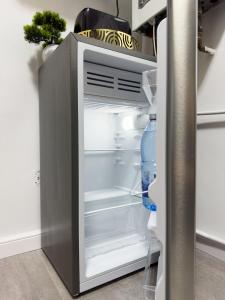 Kuchyň nebo kuchyňský kout v ubytování S&S Apartment 1 bedroom with balcony and garden free Parking at location 2 spaces