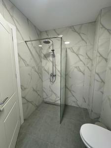 Ένα μπάνιο στο Minimalist studio appartment