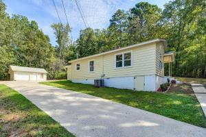 Το κτήριο όπου στεγάζεται  η παραθεριστική κατοικία