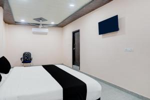 Μια τηλεόραση ή/και κέντρο ψυχαγωγίας στο Hotel O Shri Buddheshwar Temple Lucknow