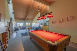 Τραπέζι μπιλιάρδου στο InnWest by StayIn