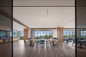 Εστιατόριο ή άλλο μέρος για φαγητό στο Holiday Inn Express Gongyi City Center by IHG