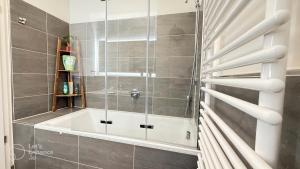 Ένα μπάνιο στο Accommodation at a prime location - near messe