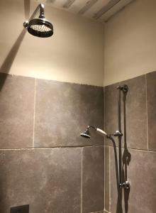 Ένα μπάνιο στο La Chambre Du Haras