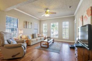 Μια τηλεόραση ή/και κέντρο ψυχαγωγίας στο 126 Lucas Street