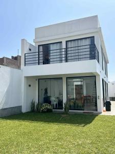 Budova, kde se prázdninový dům nachází + 55 fotografií