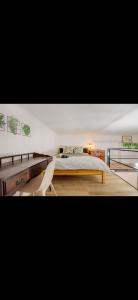 Postel nebo postele na pokoji v ubytování Uhome City Park