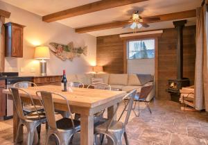 Χώρος καθιστικού στο Baitshop Cabin