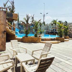 Bazén v ubytování La Muralla Casa Con Piscina y Acceso al Mar nebo v jeho okolí