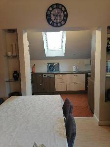 Postel nebo postele na pokoji v ubytování Jovana + 6 fotografií