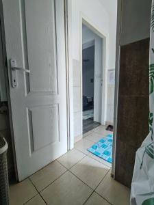 Imagen de la galería de DIVLJI RAJ USLUGA SMESTAJa, en Mali Mokri Lug