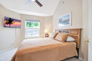 Ένα ή περισσότερα κρεβάτια σε δωμάτιο στο Amazing Views from Balcony, Loft & Gated Pool +50 φωτογραφίες