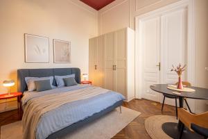 Ένα ή περισσότερα κρεβάτια σε δωμάτιο στο Central Retreat Arad - Cozy&Charming Apartment +50 φωτογραφίες