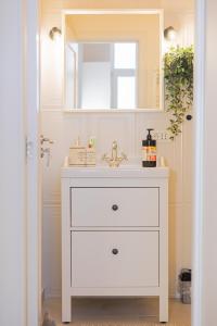 Ένα μπάνιο στο Central Retreat Arad - Cozy&Charming Apartment