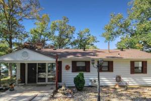 Fotografie z fotogalerie ubytování Amazing Lake Experiences! Private Hot Tub, Aamazing Dock, Firepit & Two Layers of Decks v destinaci Buck Creek