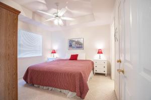 Postel nebo postele na pokoji v ubytování Breathtaking Views - Two Pools - Enclosed Balcony + 33 fotografií