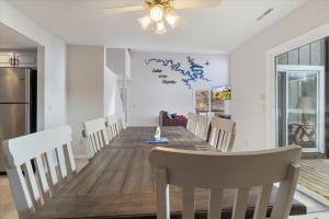 Gallery image of Expansive Deck, Beautiful Views, Private Dock & Boat Slip in Sunrise Beach