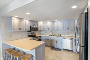 Gallery image of Expansive Deck, Beautiful Views, Private Dock & Boat Slip in Sunrise Beach