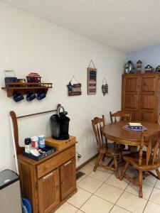 Gallery image of Wonderful Remote Lake Cabin! Fish from Deck & Dock in Rocky Mount