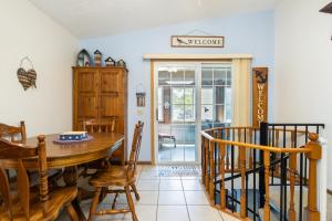 Gallery image of Wonderful Remote Lake Cabin! Fish from Deck & Dock in Rocky Mount +39 photos