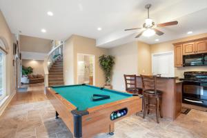 Fotografie z fotogalerie ubytování Huge! Sleeps 30-Kayaks, Pedal Boat & Paddle Boards v destinaci Purvis