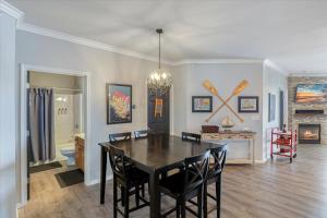 Φωτογραφία από το άλμπουμ του Lands End Condo with Amazing Main Channel Views, 2 Pools, Playground & Boat Slip σε Laguna Beach +57 φωτογραφίες