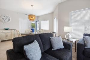 Χώρος καθιστικού στο Main Channel Views, Screened Porch, Pool & Boat Slip