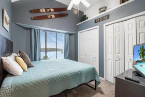 Postel nebo postele na pokoji v ubytování Penthouse Living In The Heart of the State Park