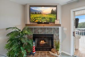 Fotografie z fotogalerie ubytování Lakeview Condo, Pools, Patio with Grill, Near PB2 Launch v destinaci Laguna Beach