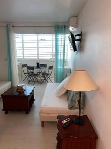 Posezení v ubytování Saint-François, Port Marina Studio 13