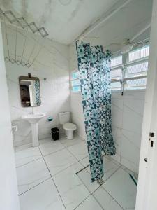 Imperial beach enseadaにあるバスルーム