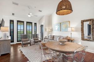 Posezení v ubytování Rosemary Thyme by 30A Escapes + 19 fotografií