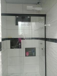 Et badeværelse på Ksl refúgio dos pássaros + 10 billeder