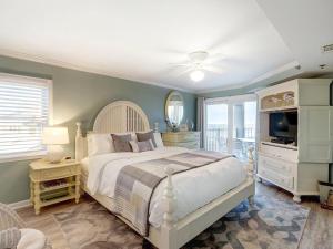 Postel nebo postele na pokoji v ubytování Stay-A-While + 34 fotografií