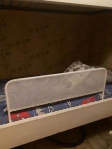 a bunk bed with a drawer in a room at Le Mieukerien - Réserve africaine 15 mn - Plage 200 m in Port-la-Nouvelle