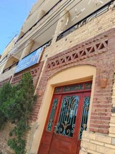 Clădirea în care este situat/ăhostelul