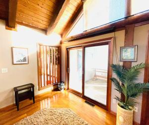 Postel nebo postele na pokoji v ubytování Longview Lake Getaway 4-Bedroom house