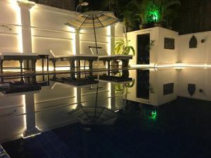 Bazén v ubytování White dream nebo v jeho okolí