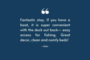 Eine Schriftart, die „Fantastischer Aufenthalt“ sagt; wenn Sie ein Boot haben, ist es super praktisch. in der Unterkunft Waterfront Shared Pool Games Winter Family Deals in Padre Island