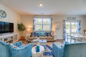 Φωτογραφία από το άλμπουμ του Game Room and Patio Spacious Ocean View Home σε Wilgus Subdivision