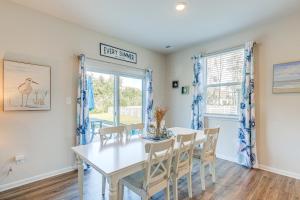 Φωτογραφία από το άλμπουμ του Game Room and Patio Spacious Ocean View Home σε Wilgus Subdivision +37 φωτογραφίες