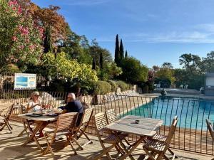 Bazén v ubytování La Vetta Village Vacances Camping nebo v jeho okolí