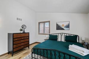 Postel nebo postele na pokoji v ubytování Central Location - 2 living spaces & covered patio! + 23 fotografií