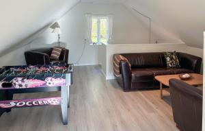 Posezení v ubytování Amazing Home In Assens With House Sea View