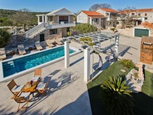 Galeriebild der Unterkunft Villa in Bogomolje with swimming pool in Bogomolje + 33 Fotos