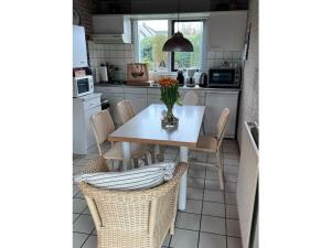 Η κουζίνα ή μικρή κουζίνα στο Ouddorp Grevelingen 60 +15 φωτογραφίες